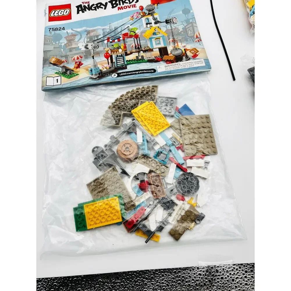 Lego Angry Bird 75824 Pig City Incomplete